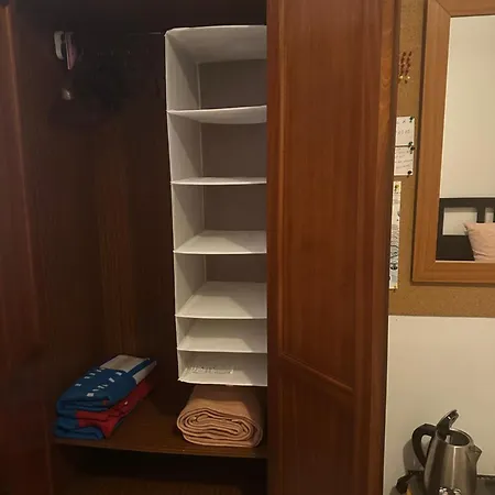 Doble Con Bano Entrada Privada Huespedes Rum i privatbostad *